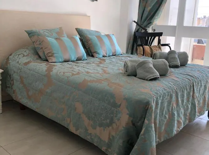 Апартаменти 2nd Line - 1 Bedroom - A From Марбелья